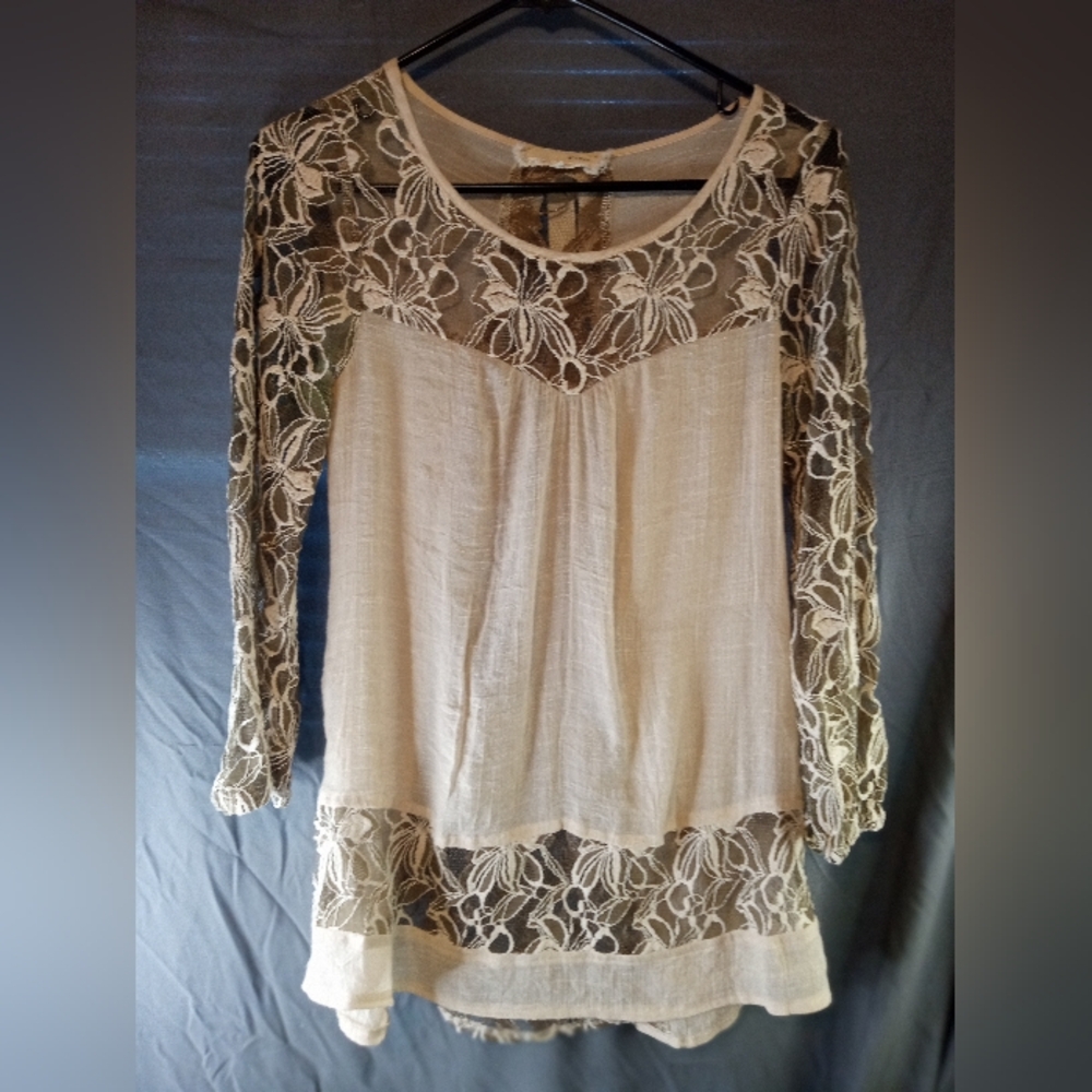 Elegant A'Reve Anthropologie Cream Lace Women's Top